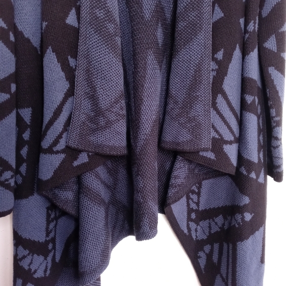 Blank NYC Aztec Print Open Front Waterfall Cardigan - Picture 7 of 11